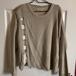 RD Style sweater. XL neutral color.